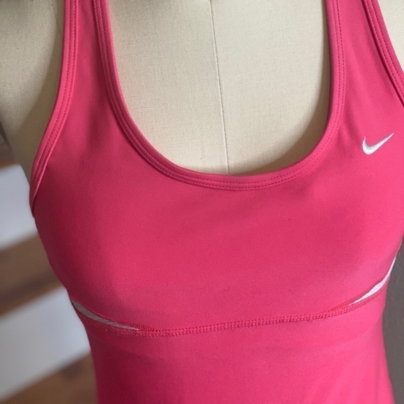 Nike Bra Shelf Racerback Tank Coral & Cream​​​​​​​​​ - Picture 4 of 9